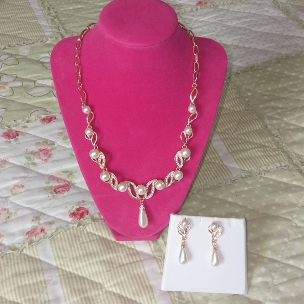 Gold Pearl Zirconia Set